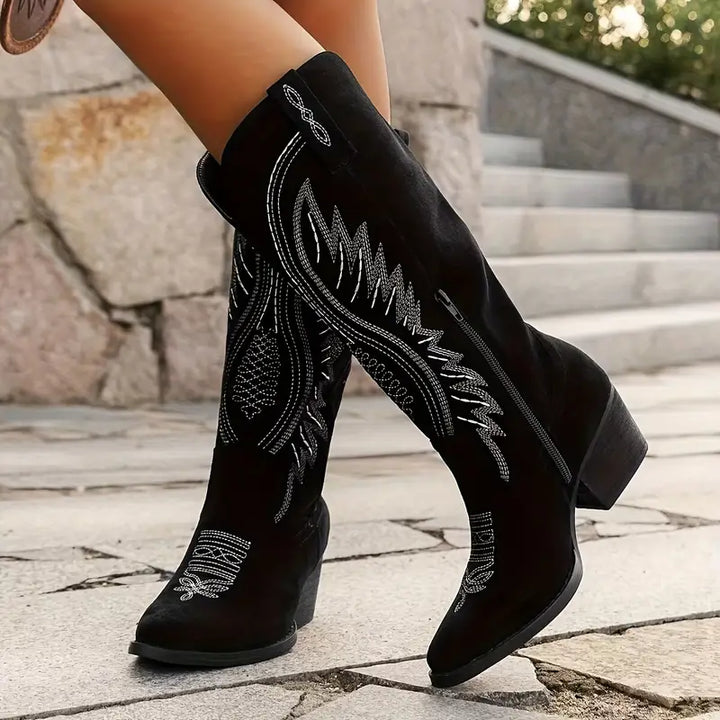 Mia – Embroidered Western Boots for Confident, Timeless Style