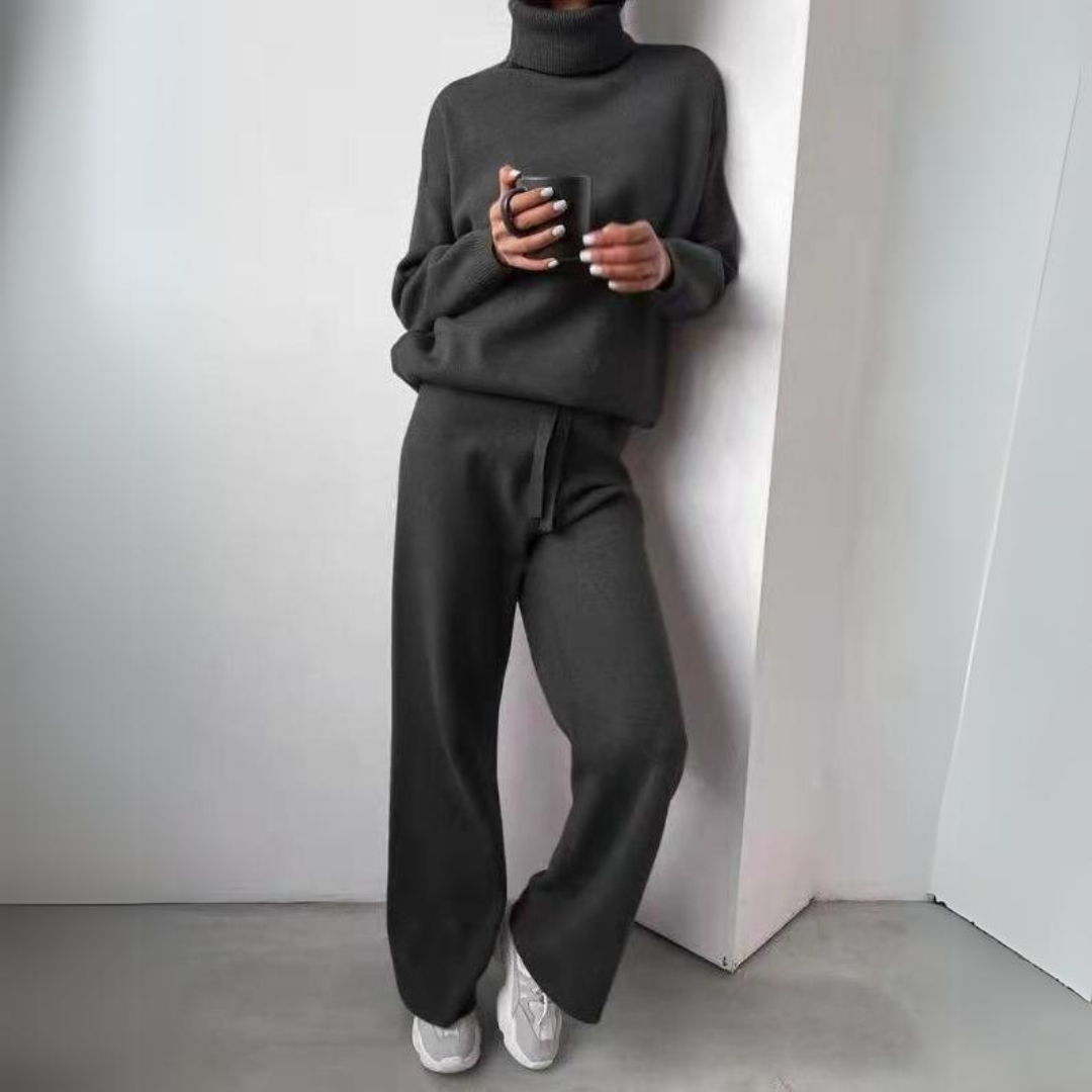 Augustine – Effortless Comfort Relaxed Turtleneck Loungewear Set
