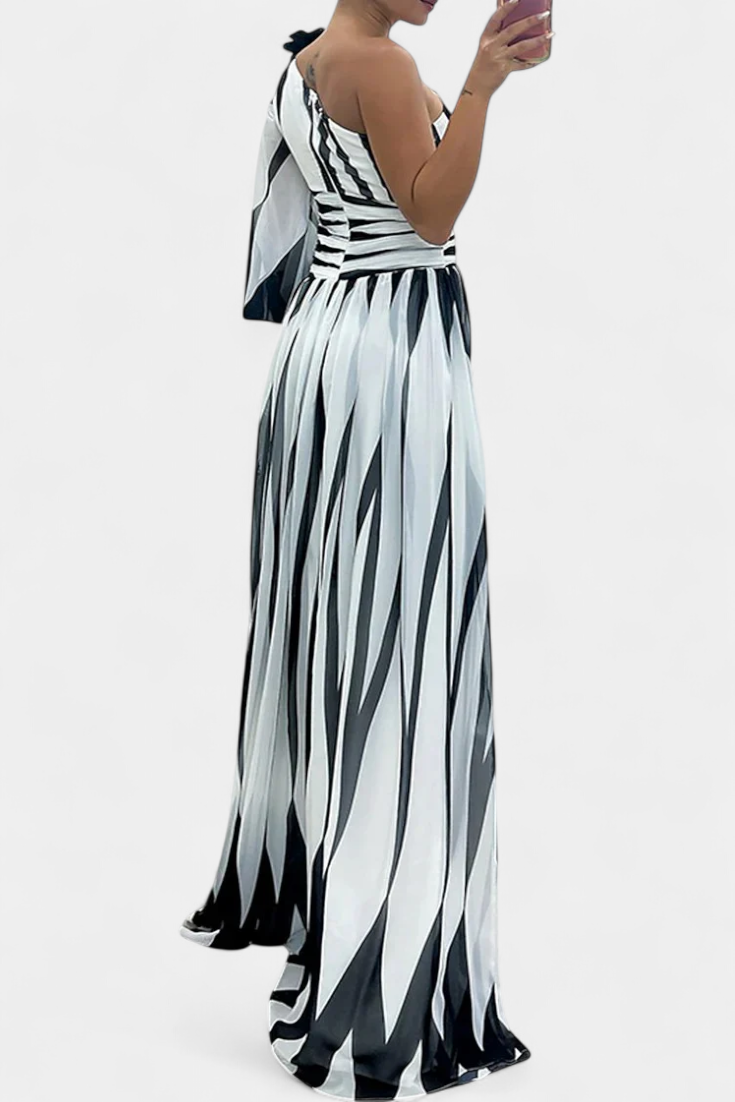 Grace – Sophisticated Maxi Dress for Bold Elegance